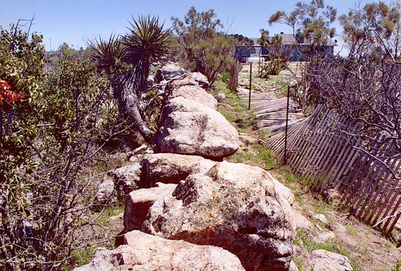 Large pegmatitic dike in Turner Ranch, in the Tierra del Sol watershed.