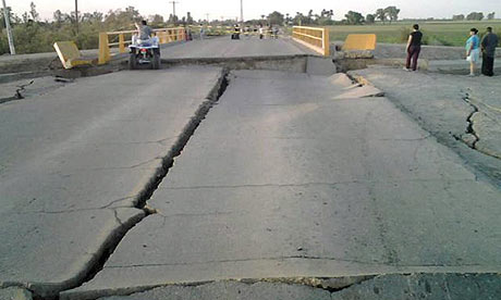 ;Structural damage to road and bridge approach in Mexicali,as a result of the April 4, 2010 earthquake.