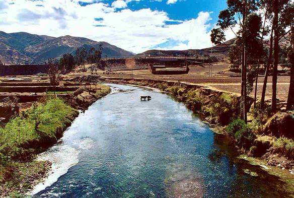 Rio Vilcanota at Combapata, Cuzco, Peru (2004). 