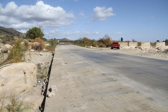 Large ford, Arroyo Guadalupe, Baja California, Mexico (2011)